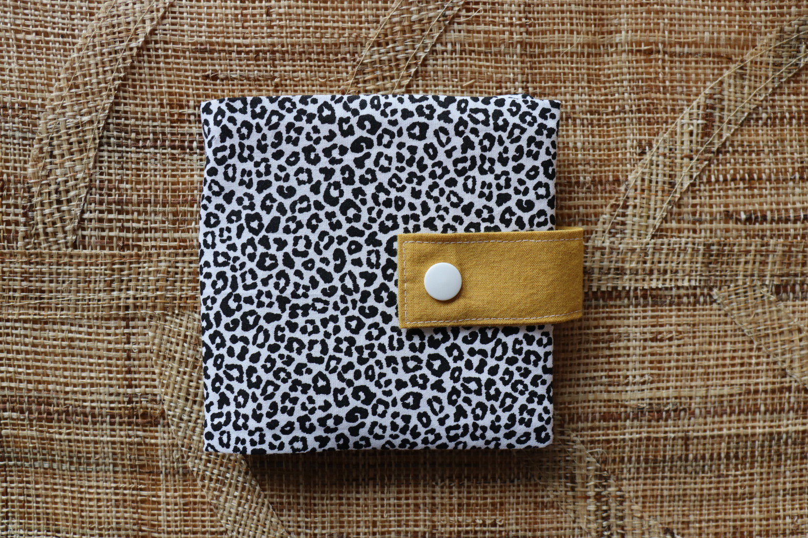 Pixibuchhülle / Pixibuchbibliothek LEO gelb