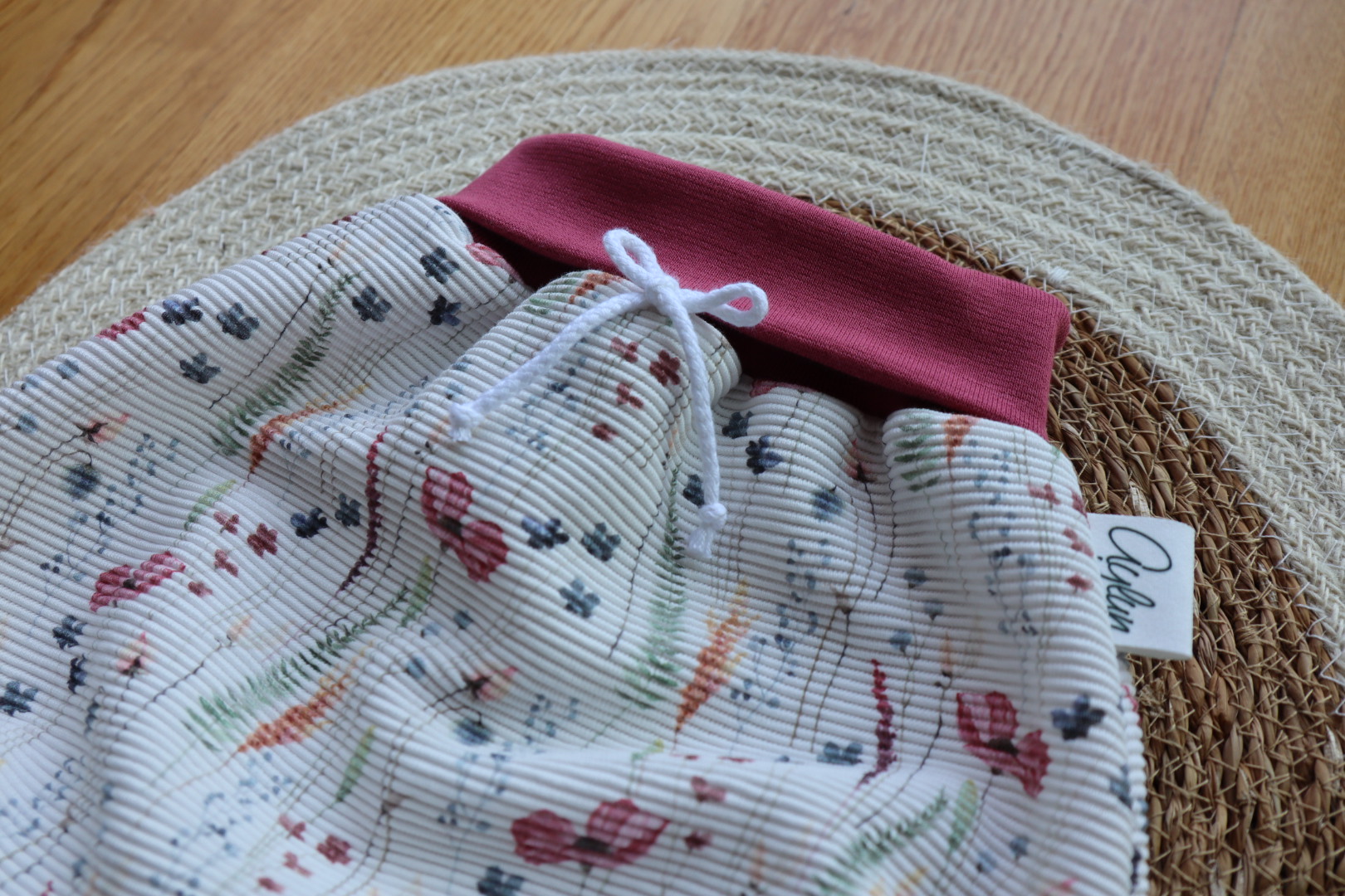 AYLUN Baby Pumphösli | Blumenwiese-Raspberry – Bild 2