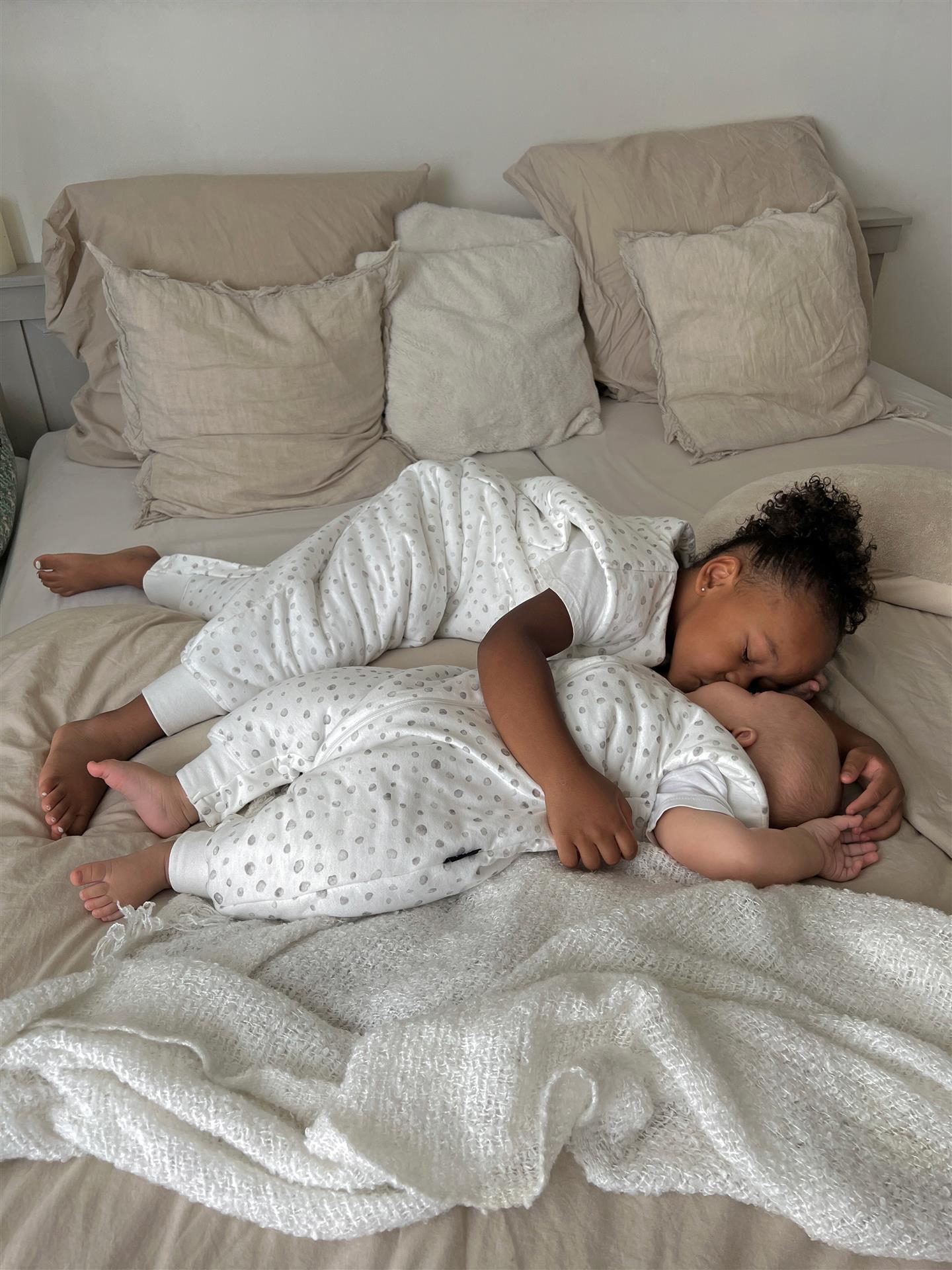 Alvi® BIO Musselin Schlafsack mit Beinen Light Mull | Petit Fleurs – Bild 6