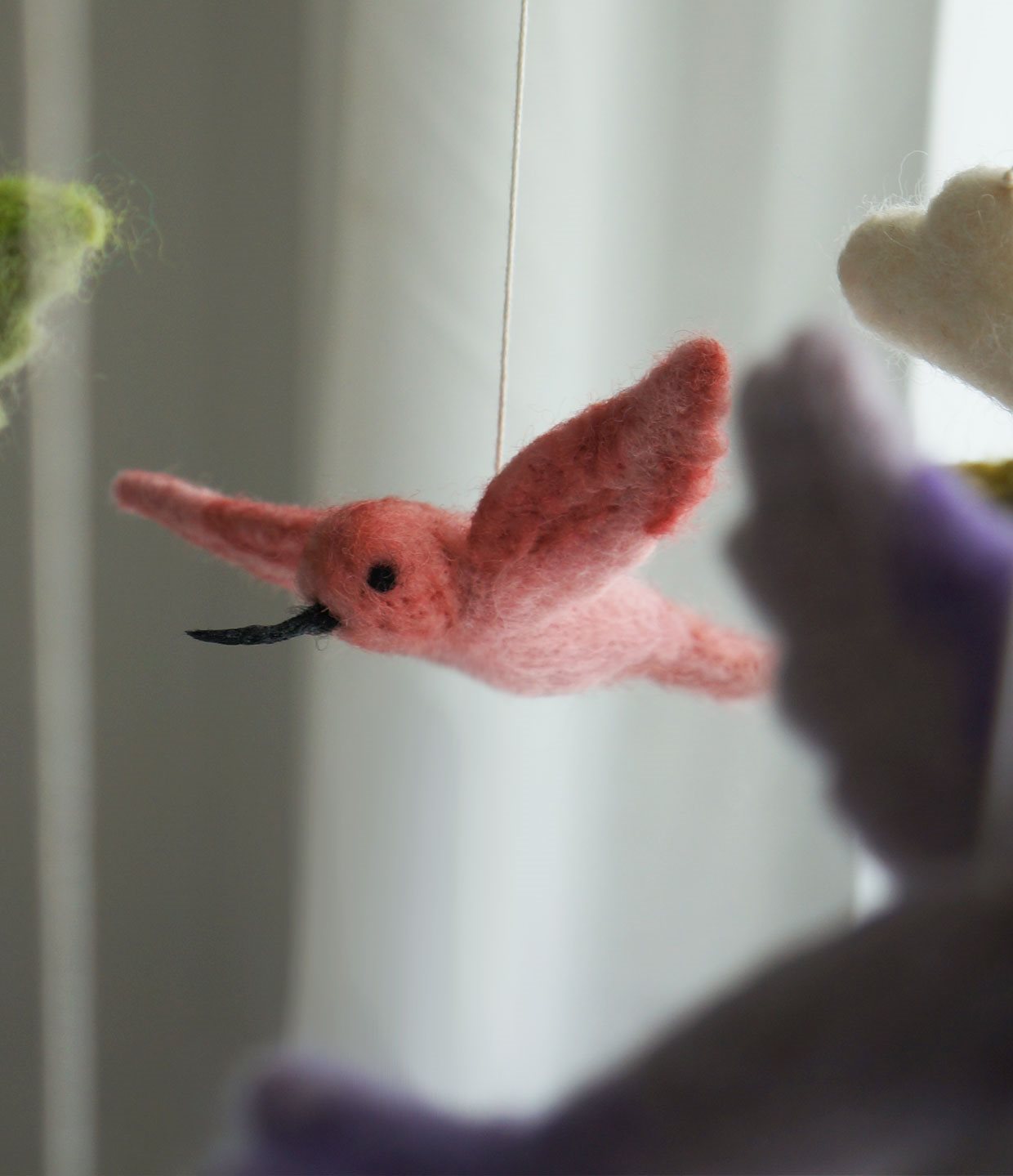 Gamcha Baby Mobile aus Filz | Kolibris – Bild 2