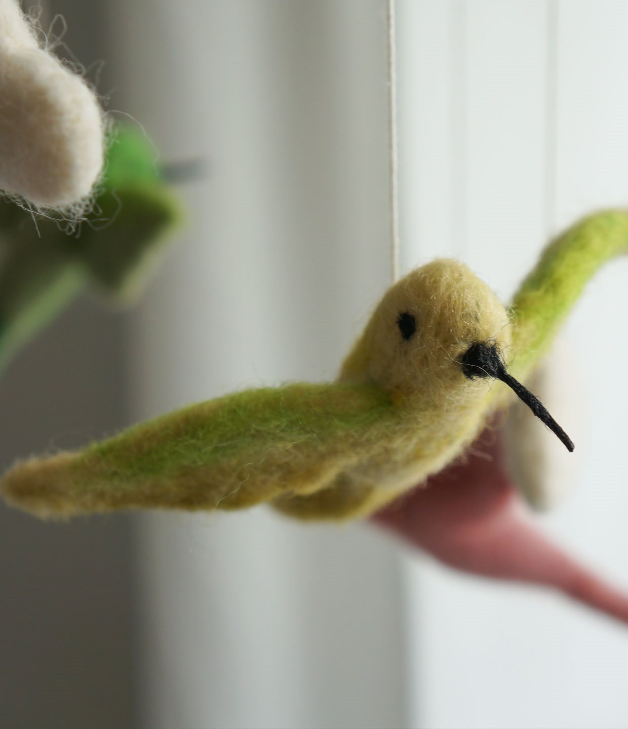 Gamcha Baby Mobile aus Filz | Kolibris – Bild 3