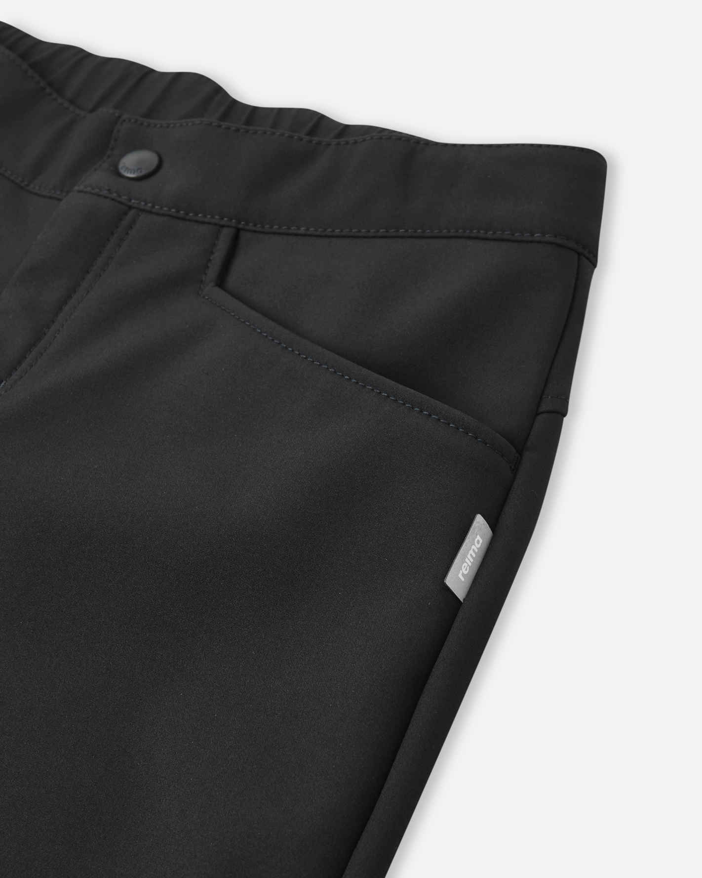 REIMA gefütterte Softshellhose MIGHTY | Schwarz – Bild 4