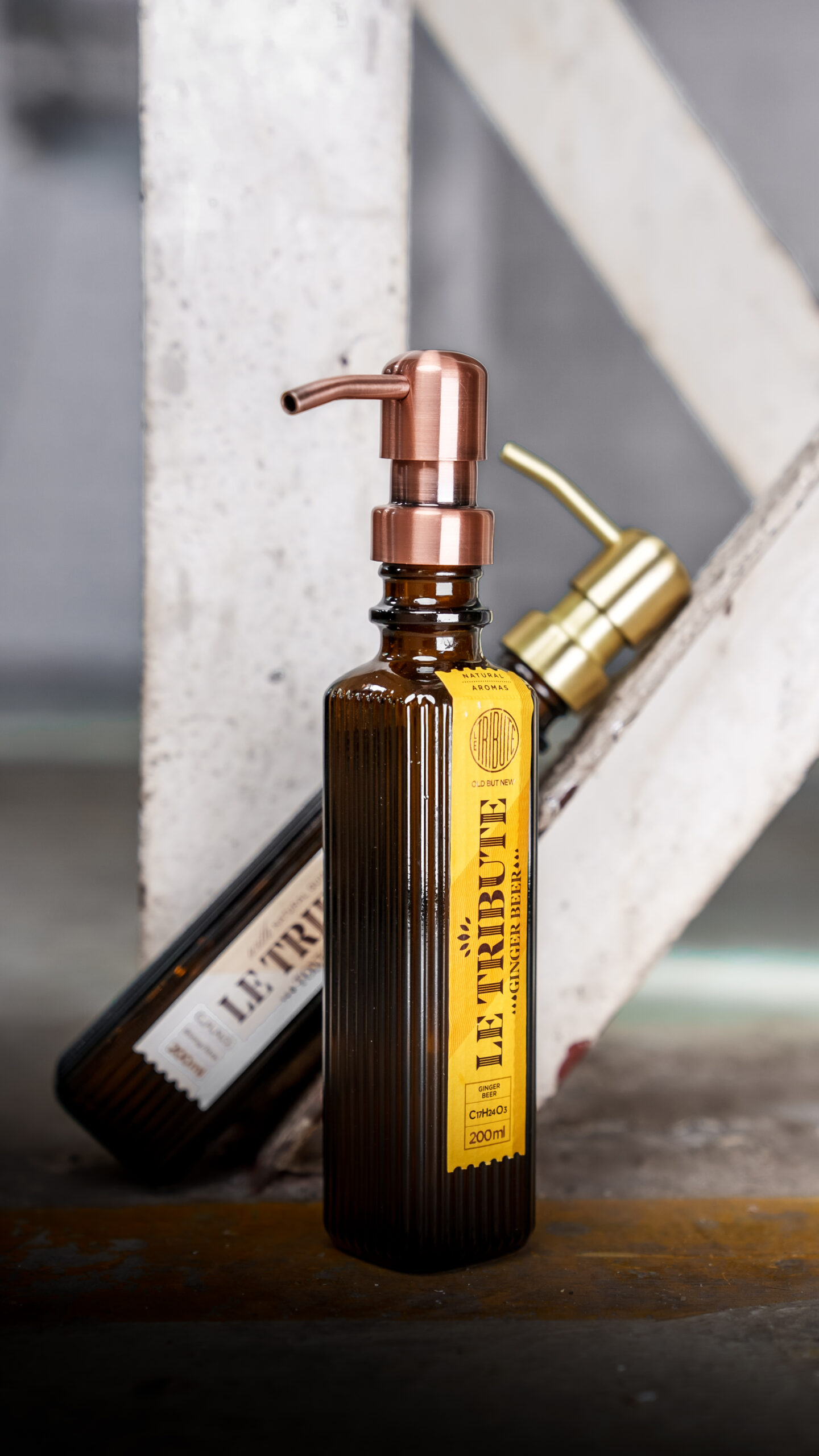 Spender-Aufsatz Pumphead für Glasflaschen gold und bronze