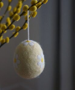 Gamcha Deko Aufhänger aus Filz | Osterei mit Blumen gelb
