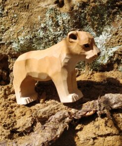 Wudimals® Tierspielzeug aus Holz | Löwenkind