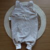AYLUN Baby Strampler | Taupe mit Flower