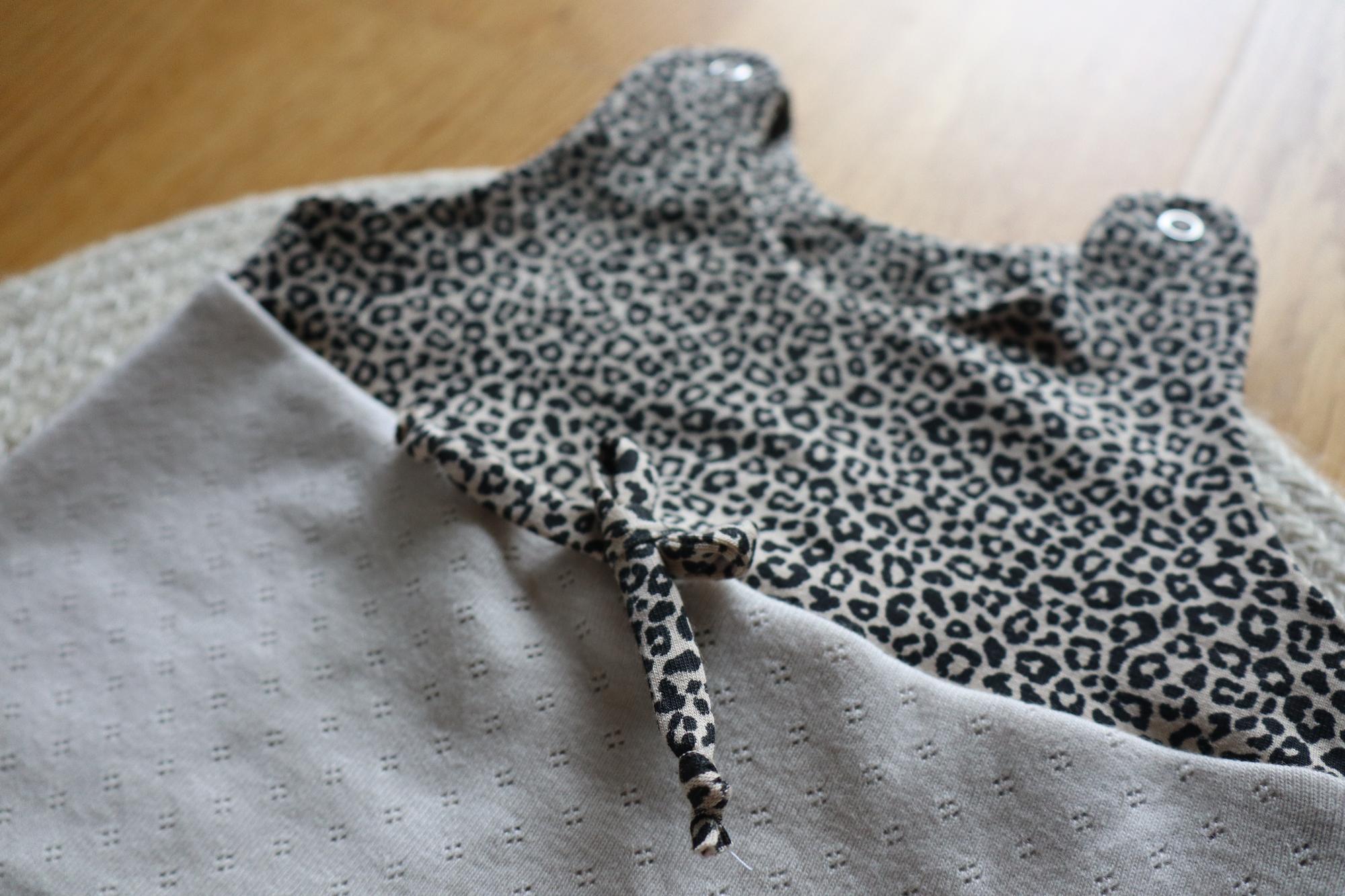 Baby Strampler BEIGE-LEO – Bild 3