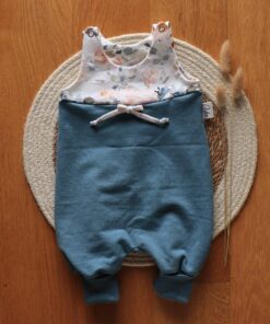 Baby Strampler BLUMEN-BLAU von Aylun