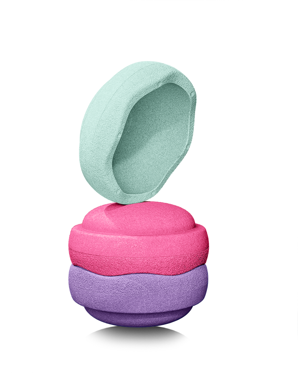 Stapelstein® Original Set 3 | FRESH Beschreibung Tauche ein in eine frische Welt voller Bewegung, Farbenfreude und Fantasie – mit dem Stapelstein® Original Set 3 | FRESH. Dieses Set aus drei lebendigen, aufeinander abgestimmten Farben bringt spielerisch Bewegung in den Alltag deines Kindes. Ob Stapeln, Balancieren, Sitzen oder fantasievolles Spielen – der Stapelstein® lädt Kinder ab einem Jahr dazu ein, sich frei zu entfalten und ihren Körper auf natürliche Weise zu entdecken. Dank der leichten, robusten Bauweise aus ressourcenschonendem Material und dem klaren, reduzierten Design bietet das Set unendlich viele Spielmöglichkeiten – drinnen wie draussen. Die offene Spielstruktur fördert die Kreativität, stärkt das Gleichgewicht und macht motorisches Lernen zum Abenteuer. Eigenschaften Enthält 3 Stapelstein® Originale in frischen Farben: Fresh Green, Fresh Blue, Fresh Pink Extra leicht: nur ca. 180 g pro Stapelstein – ideal für kleine Kinderhände Belastbar bis 180 kg – geeignet für Kinder & Erwachsene Wasser-, speichel- und UV-beständig – ideal für Outdoor-Spass Geräuscharm und bodenschonend – perfekt für empfindliche Innenräume 100 % recyclebar und frei von Schadstoffen Made in Germany – klimaneutral und regional produziert Neu: Mit 15 % Recyclinganteil aus maritimem Industrieabfall – ein aktiver Beitrag zum Schutz unserer Meere Saison Das Stapelstein® Original Set 3 | FRESH ist das ganze Jahr über einsatzbereit. Ob bei Sonnenschein im Garten oder bei schlechtem Wetter im Wohnzimmer – Bewegung, Spiel und Spass kennen keine Saison! Anwendung Das Set bietet unzählige Spielmöglichkeiten: Balancierparcours bauen Farben sortieren und zuordnen Türme stapeln und kreativ konstruieren Als Tritthilfe oder Hocker verwenden In Rollenspiele oder Bewegungsstationen integrieren Es eignet sich sowohl für Einzelspiele als auch für Gruppenaktivitäten – zu Hause, im Kindergarten oder in der Therapie. Nachhaltigkeit Mit Stapelstein® spielst du mit gutem Gewissen: Die Bausteine bestehen aus langlebigem, recycelbarem EPP und werden in Deutschland unter ökologisch verantwortungsvollen Bedingungen gefertigt. Besonders innovativ: Das Set enthält jetzt 15 % Recyclingmaterial aus maritimem Industrieabfall – eine bewusste Entscheidung gegen Plastikverschmutzung in unseren Gewässern und für eine saubere Zukunft. Material & Pflege Material: Expandiertes Polypropylen (EPP) Pflege: Einfach mit Wasser und einem milden Reinigungsmittel abwischen Grösse Ø 27,5 cm | Höhe 12 cm pro Stapelstein