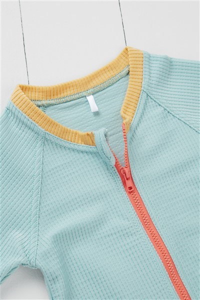 Badeoverall pistachio aus recycelten PFlaschen von Grass & Air