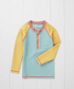 Badeshirt langam pistachio aus recycelten Pet Flaschen von Grass & Air