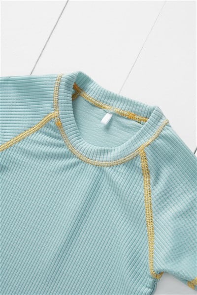 Badeshirt pistachio aus recycelten PFlaschen von Grass & Air