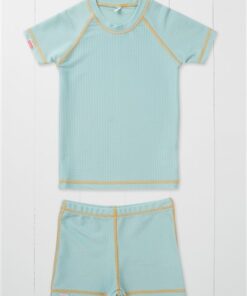 Badeshirt pistachio aus recycelten PFlaschen von Grass & Air