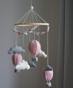 Alternative view of Gamcha Baby Mobile aus Filz | Heissluftballon rosa