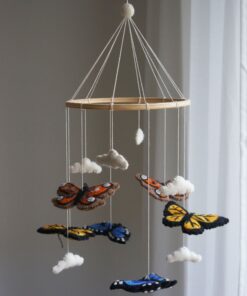 Gamcha Baby Mobile aus Filz | Schmetterlinge blau orange