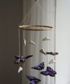 Gamcha Baby Mobile aus Filz | Schmetterlinge lila