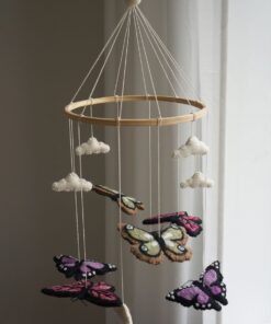Gamcha Baby Mobile aus Filz | Schmetterlinge pastell