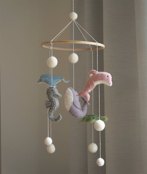 Gamcha Baby Mobile aus Filz | Seaworld rosa