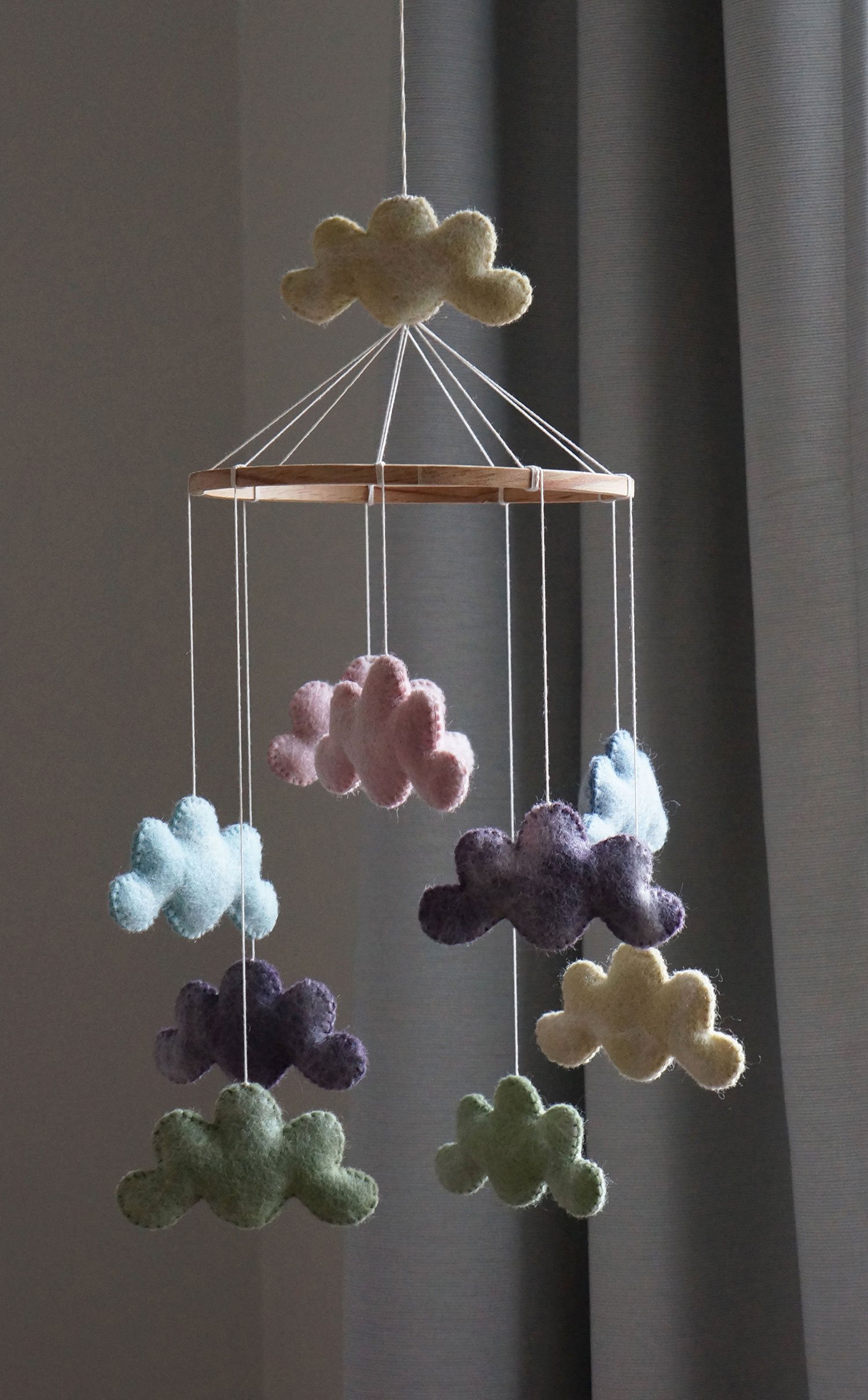 Gamcha Baby Mobile aus Filz | Wolken marmor