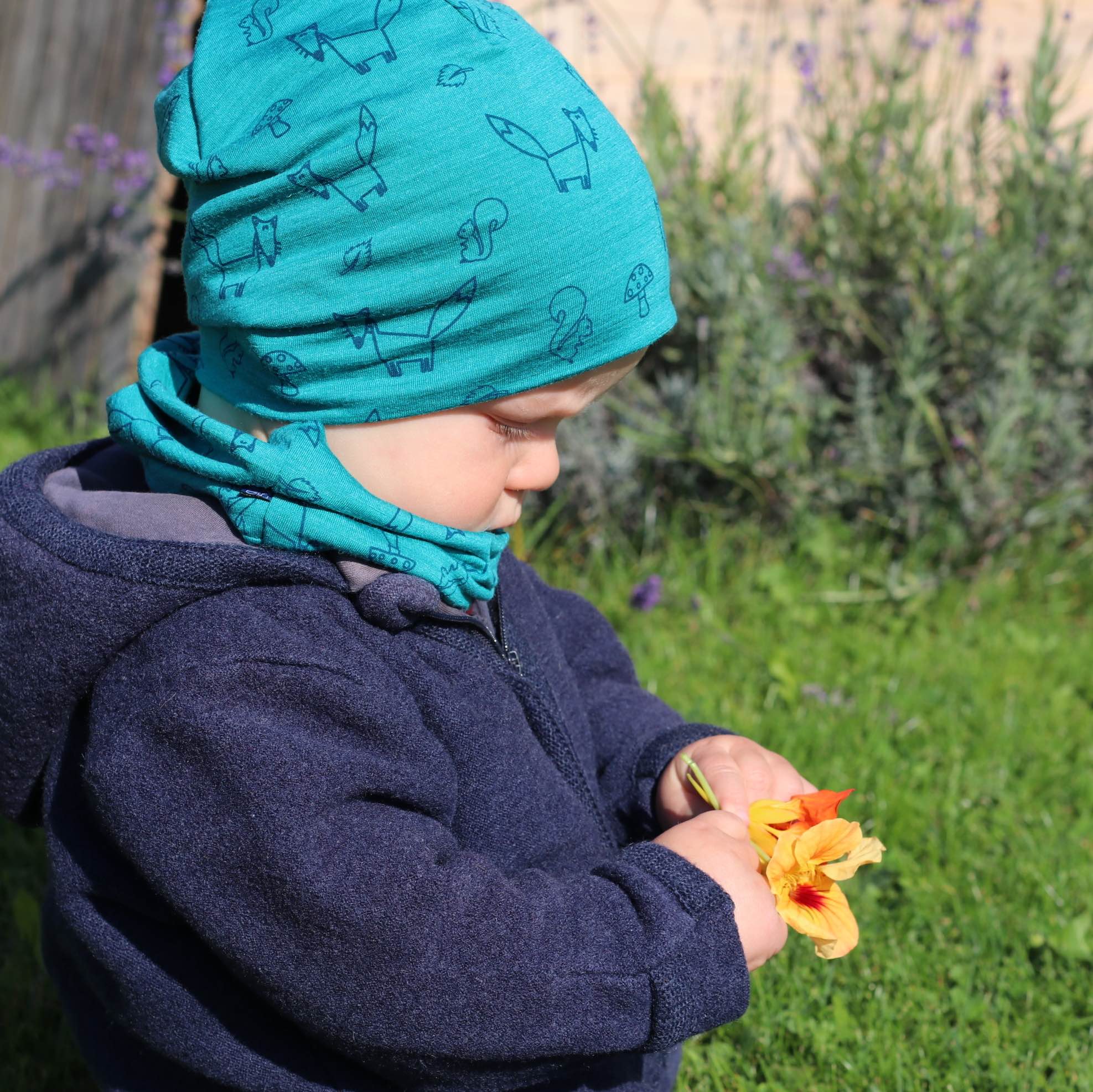 Glückskind Kinder Beanie Merinowolle & Seide | Waldtiere smaragd – Bild 2
