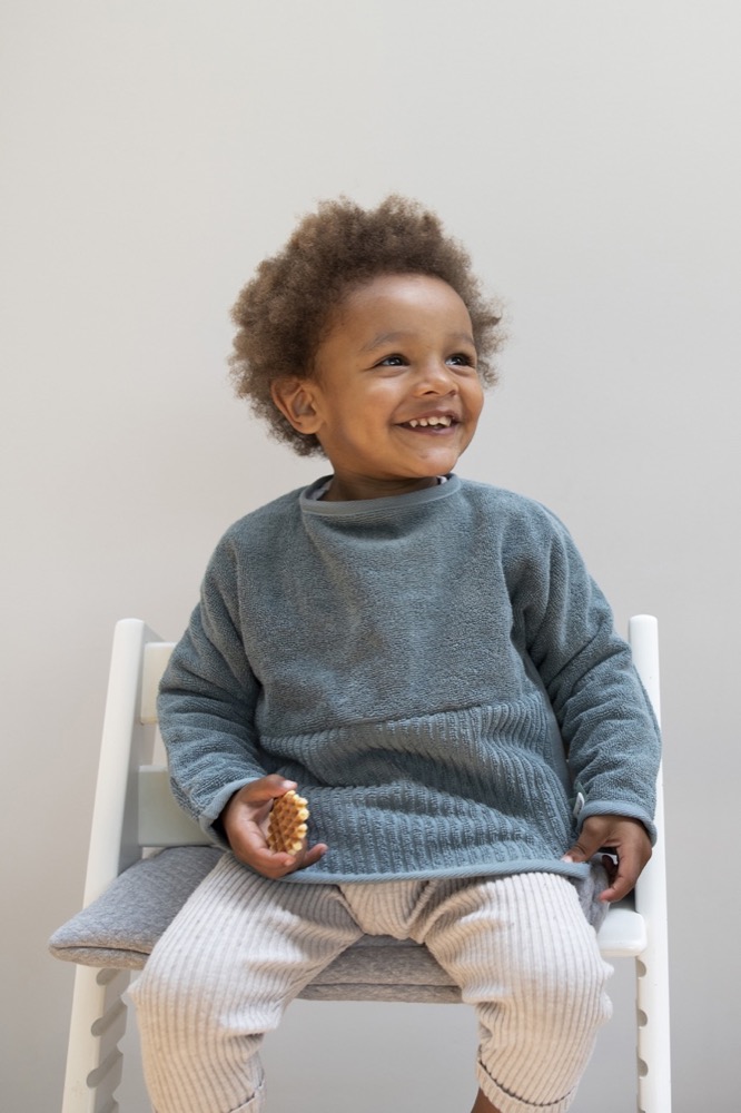 Trixie Frottee Lätzchen mit Ärmel | Hush Petrol