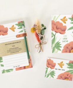 VIERUNDFÜNFZIG Postkarte | Lebe Liebe Lache