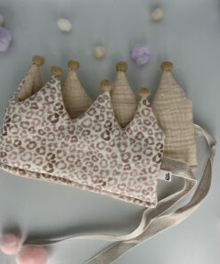 Stoffkrone | Geburtstagskrone Musselin Creme LEO mit Pompons