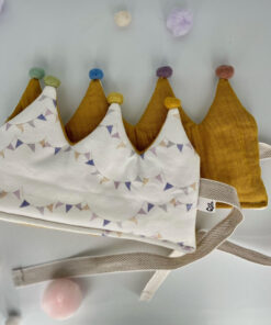 Stoffkrone | Geburtstagskrone Musselin Wimpeli/Senf mit Pompons